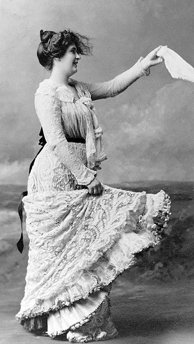 lace-dress-circa-1900
